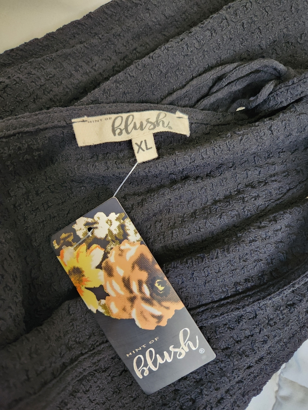 Hint of Blush NWT black textured midi dress deep V- neckline side cutouts Sz XL - Picture 5 of 8